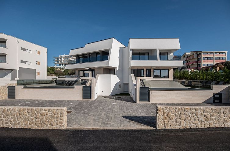 Vakantiehuis Luxusvilla Travera mit privatem Pool und Sauna