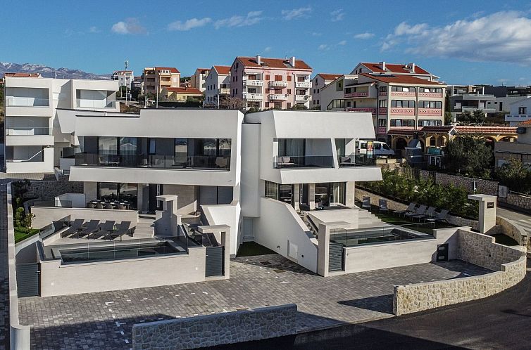 Vakantiehuis Luxusvilla Travera mit privatem Pool und Jacuzz