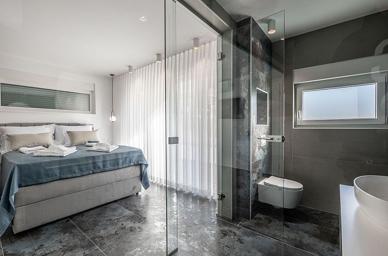 Vakantiehuis Luxusvilla Travera mit privatem Pool und Jacuzz