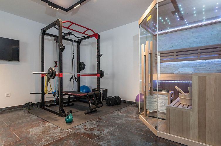 Vakantiehuis Luxusvilla Travera mit privatem Pool und Jacuzz