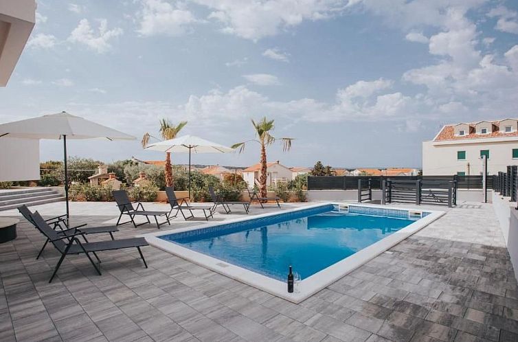 Vakantiehuis Pool Villa Aldura