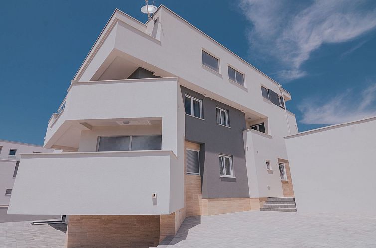 Vakantiehuis Pool Villa Aldura