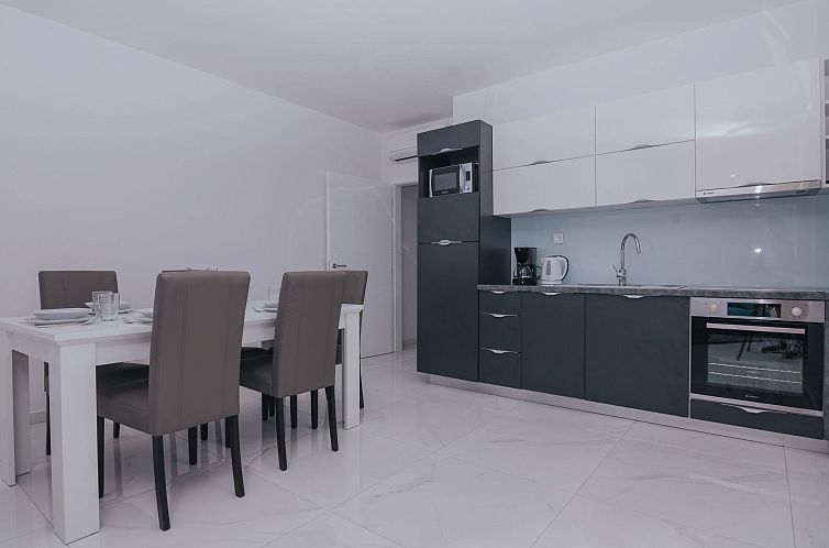 Vakantiehuis Pool Villa Aldura