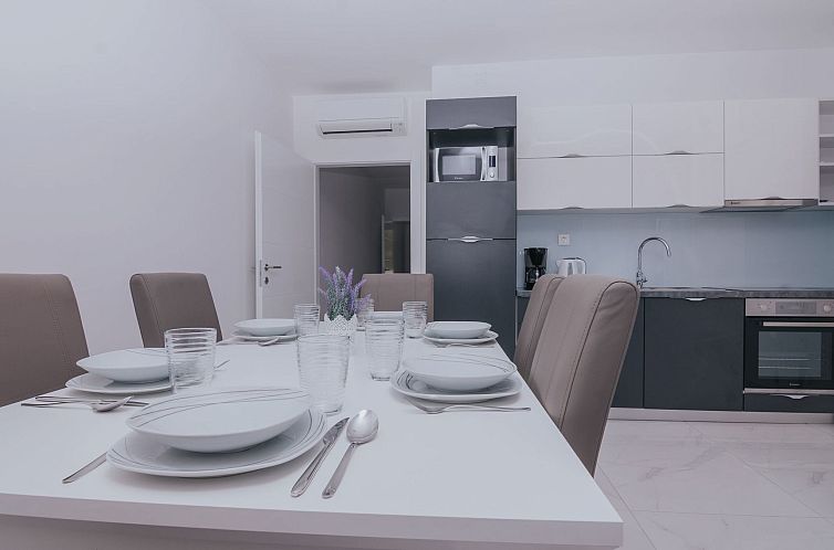 Vakantiehuis Pool Villa Aldura