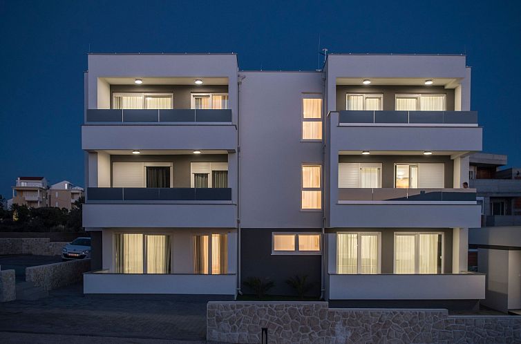 Appartement Deluxe Drei-Zimmer-Wohnung mit Terrasse - Mare