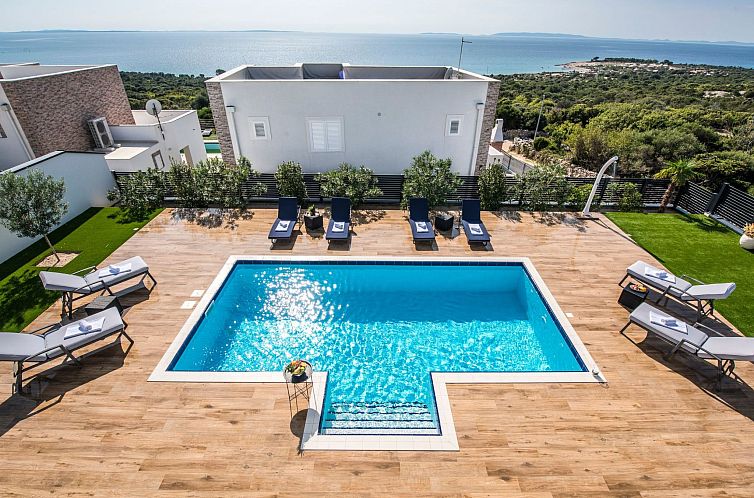 Vakantiehuis Luxuriöse Villen Royal II