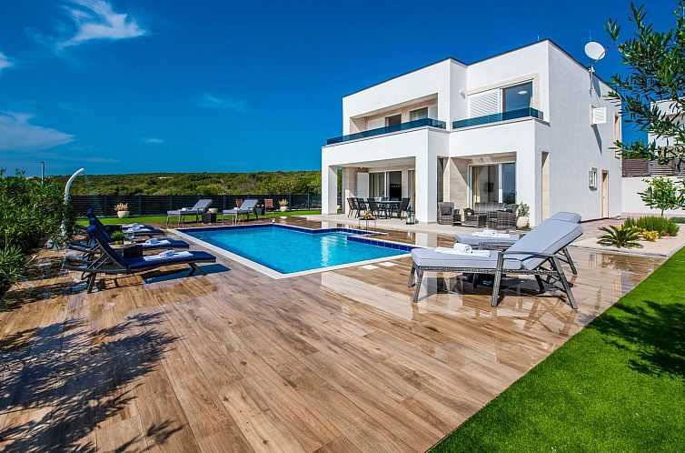 Vakantiehuis Luxuriöse Villen Royal II