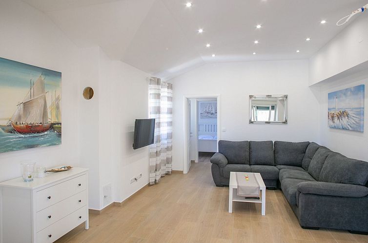 Vakantiehuis Holiday home Tina with Private pool