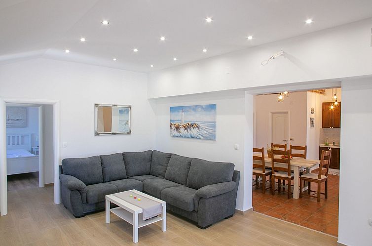 Vakantiehuis Holiday home Tina with Private pool