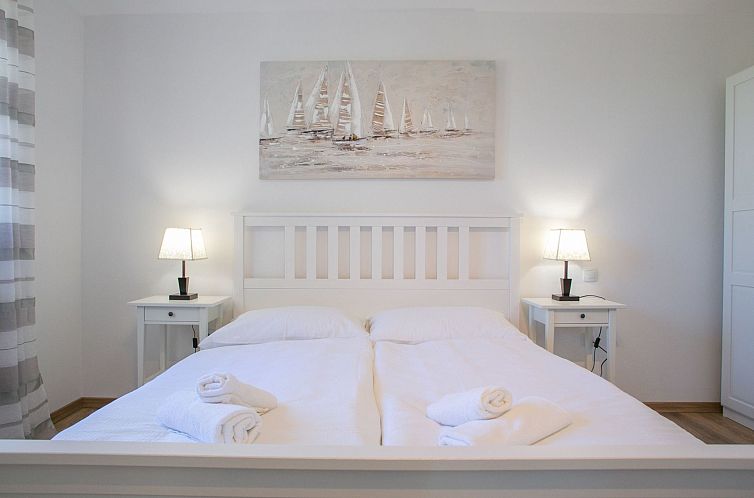 Vakantiehuis Holiday home Tina with Private pool