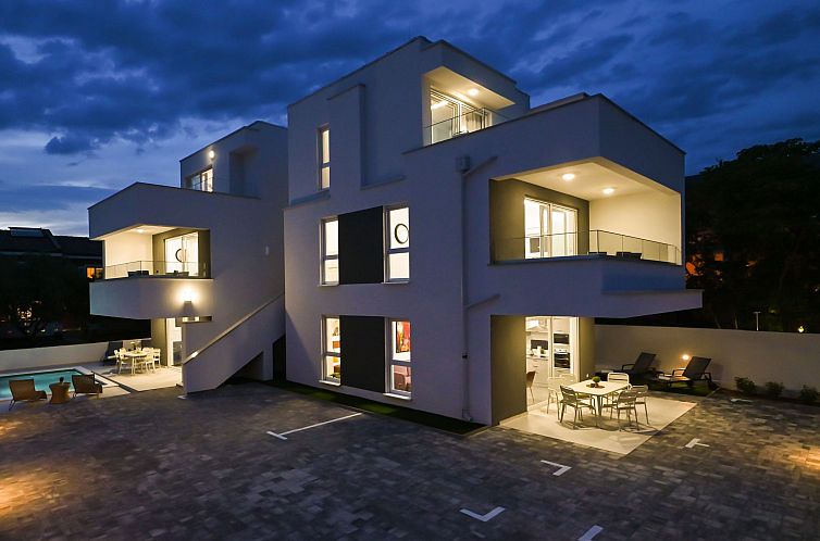 Vakantiehuis Villa mit privatem Pool für 20 Personen