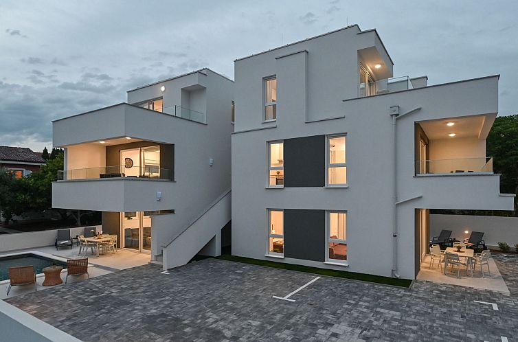 Vakantiehuis Villa mit privatem Pool für 20 Personen