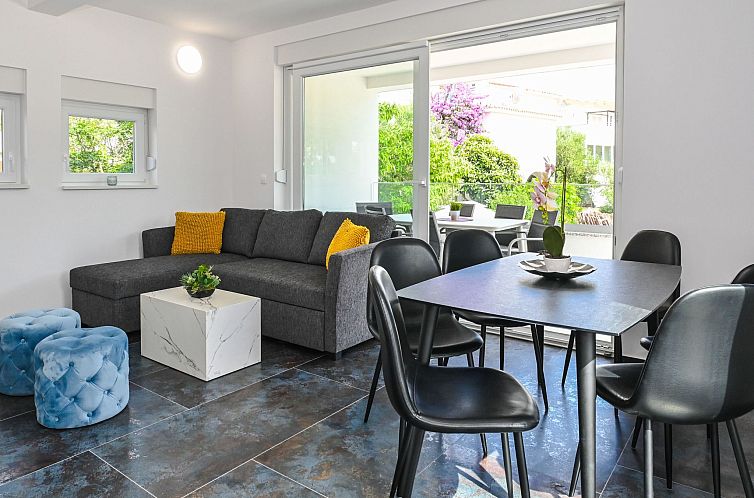 Vakantiehuis Villa mit privatem Pool für 20 Personen