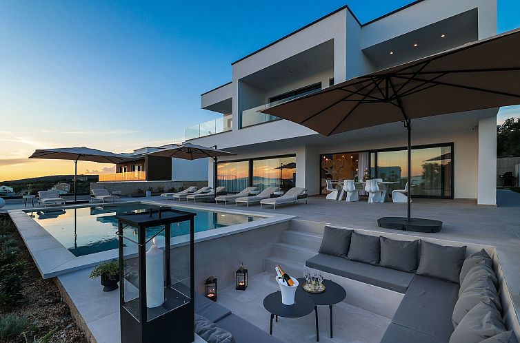 Vakantiehuis Luxuriöse Villa 360 - privater beheizter Pool