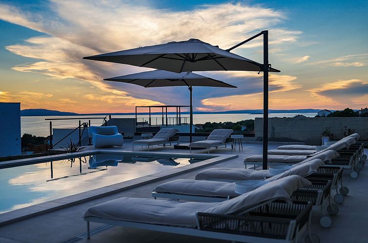 Vakantiehuis Luxuriöse Villa 360 - privater beheizter Pool