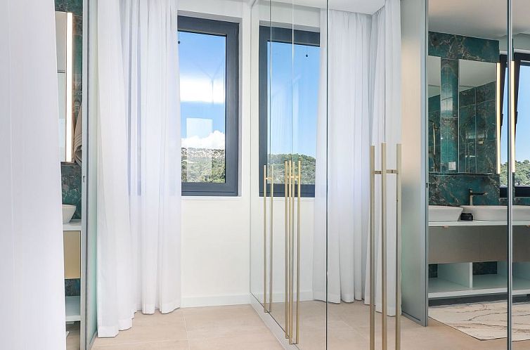 Vakantiehuis Luxuriöse Villa 360 - privater beheizter Pool