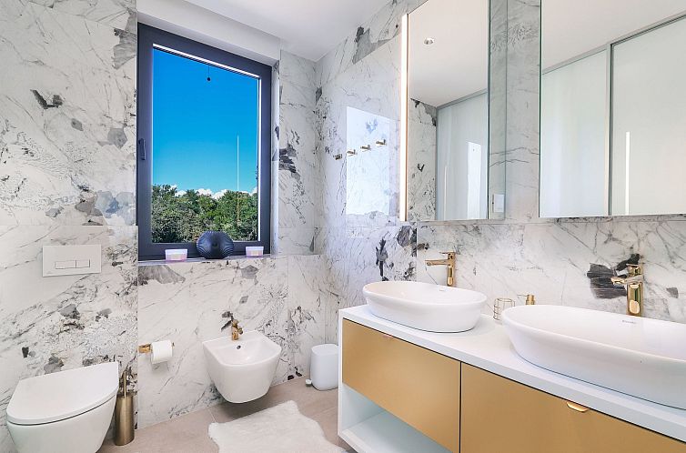 Vakantiehuis Luxuriöse Villa 360 - privater beheizter Pool