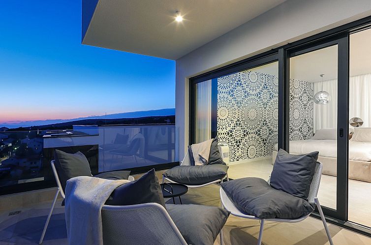 Vakantiehuis Luxuriöse Villa 360 - privater beheizter Pool