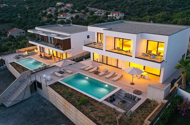 Vakantiehuis Luxuriöse Villa 360 - privater beheizter Pool