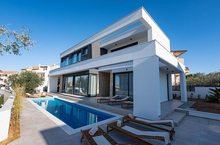 Unterkunft 1045536 - Ferienhaus Kvarner - Vakantiehuis Elegante Villa Cataleya mit privatem Pool und S