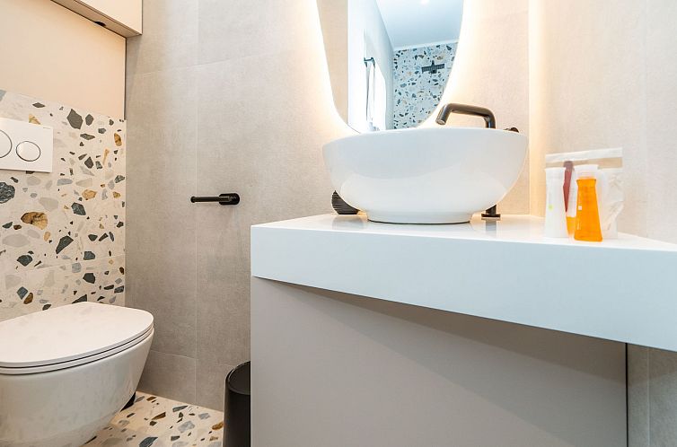 Appartement Vier-Schlafzimmer-Wohnung Dantela mit Tauchbecke