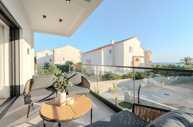 Appartement Vier-Schlafzimmer-Wohnung Dantela mit Tauchbecke