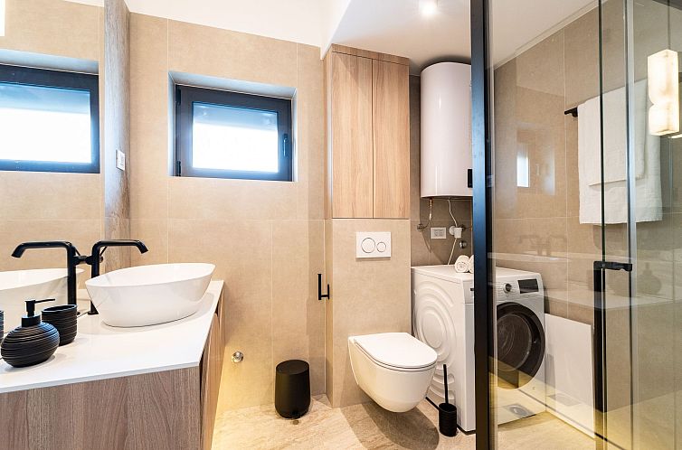 Appartement Vier-Schlafzimmer-Wohnung Dantela mit Tauchbecke