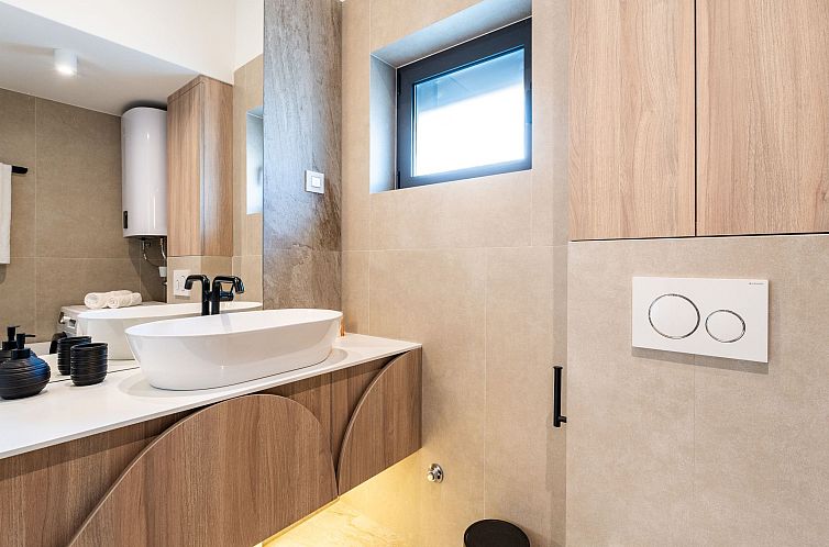 Appartement Vier-Schlafzimmer-Wohnung Dantela mit Tauchbecke