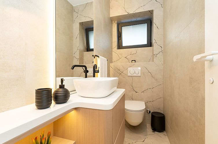 Appartement Zwei-Schlafzimmer-Wohnung Dantela mit privatem P