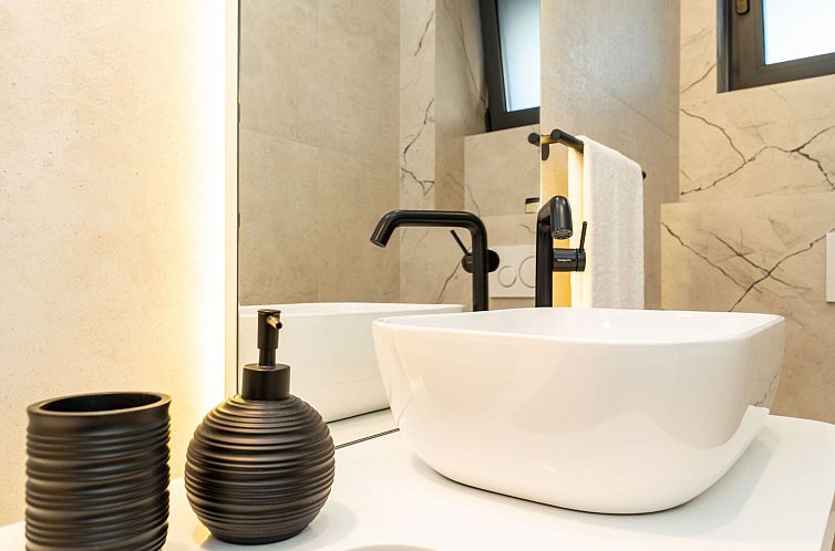 Appartement Zwei-Schlafzimmer-Wohnung Dantela mit privatem P