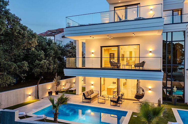 Appartement Zwei-Schlafzimmer-Wohnung Dantela mit privatem P