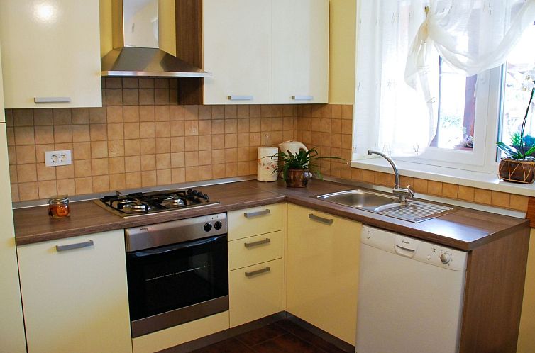 Vakantiehuis Nettes Ferienhaus in Matulji mit Eigener Terras