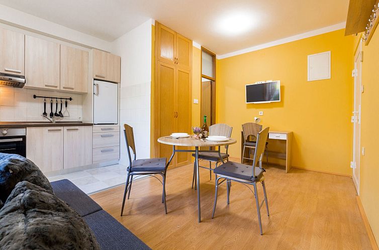 Appartement "Raspolic" mit Terrasse
