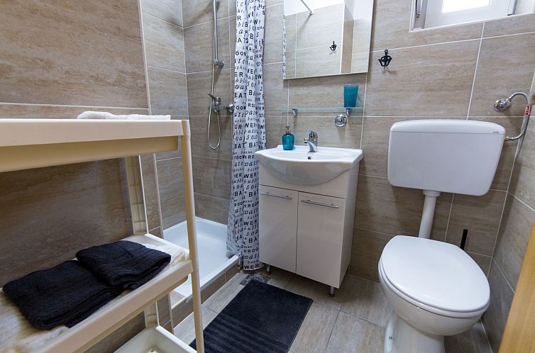 Appartement "Raspolic" mit Terrasse