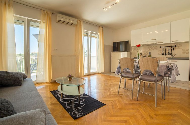 Appartement "Raspolic" mit Terrasse