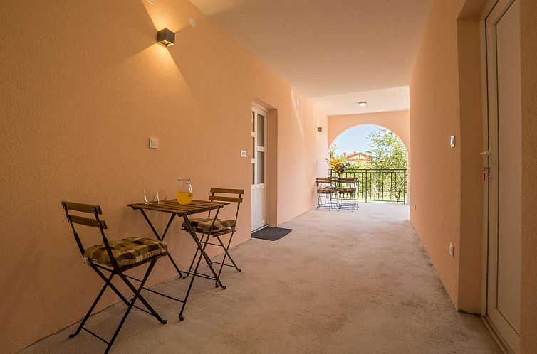 Appartement "Raspolic" mit Terrasse
