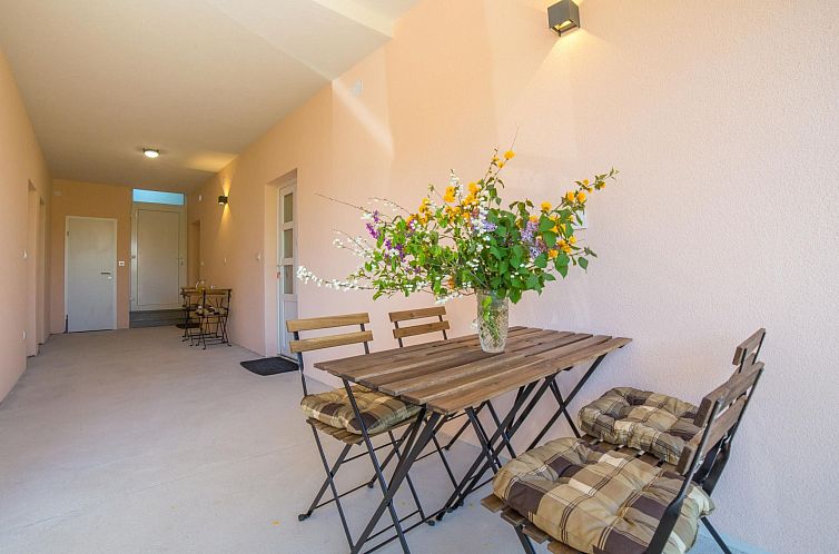 Appartement "Raspolic" mit Terrasse
