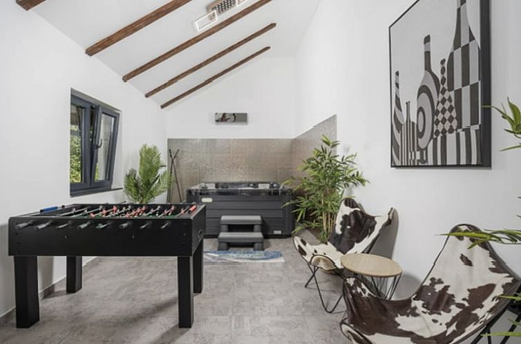 Vakantiehuisje in Fužine