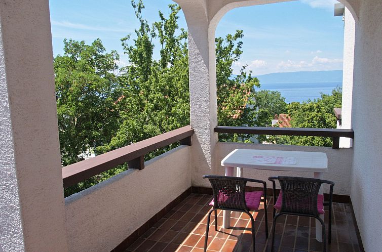 Appartement mit einer überdachten Terrasse