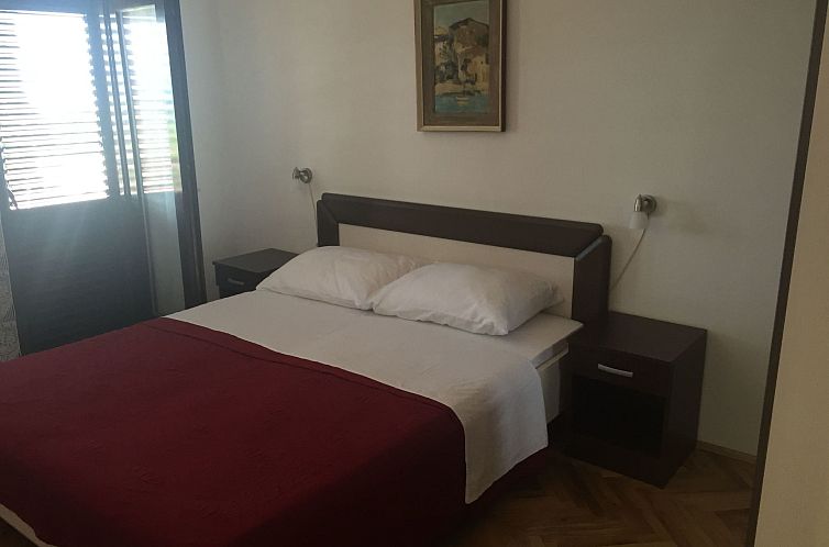 Appartement mit einer überdachten Terrasse