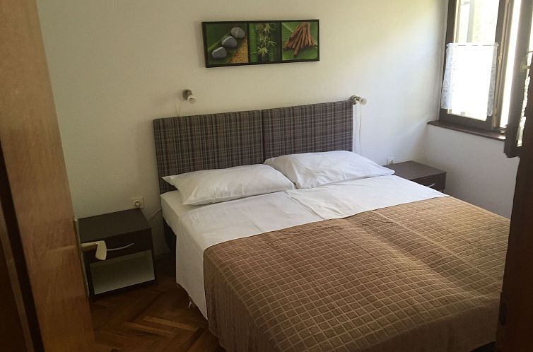 Appartement mit einer überdachten Terrasse
