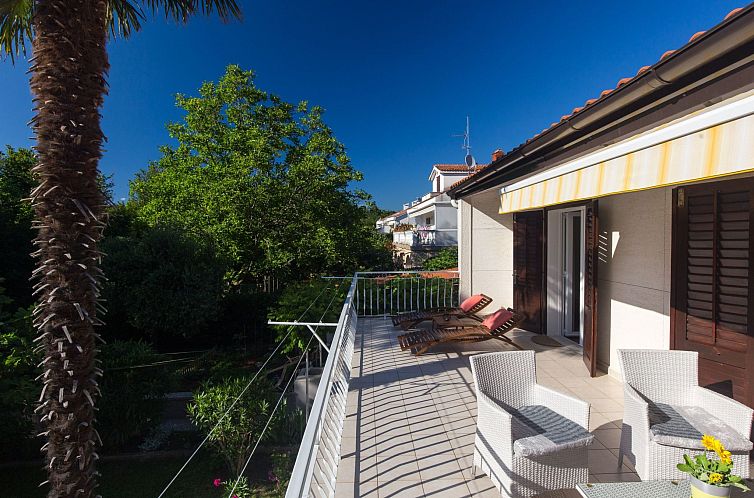 Appartement Wohnung "Villa Karmen" direkt am Strand