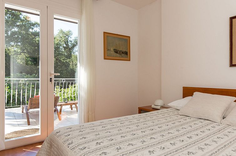 Appartement Wohnung "Villa Karmen" direkt am Strand