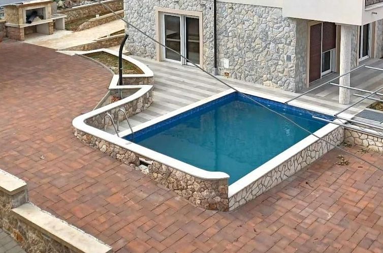 Appartement mit Terrasse