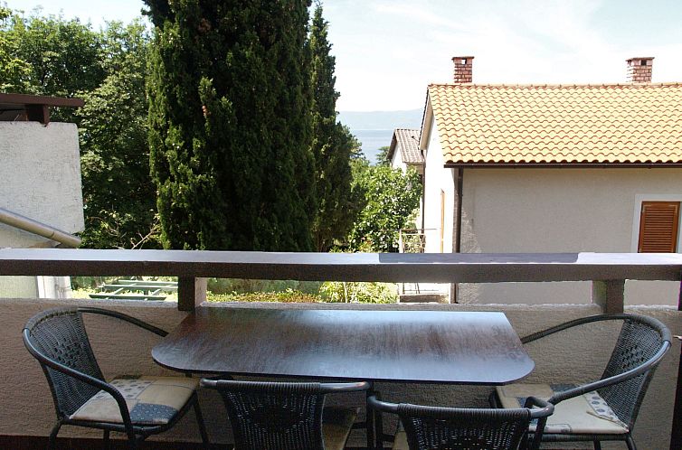 Appartement Wohnung in Njivice mit Terrasse und Garten