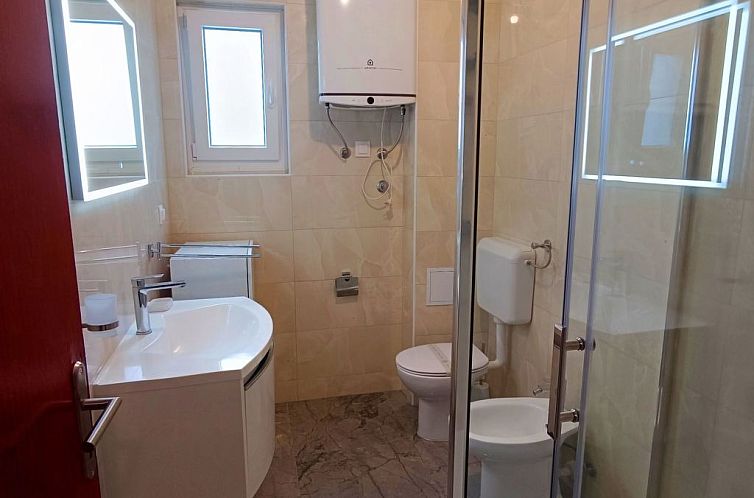 Appartement mit einem privaten Balkon mit Meerblick