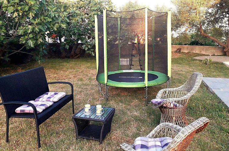 Appartement Geräumige Wohnung in Krk mit Garten und Terrass