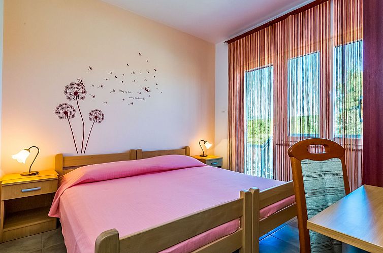 Appartement Geräumige Wohnung in Krk mit Garten und Terrass