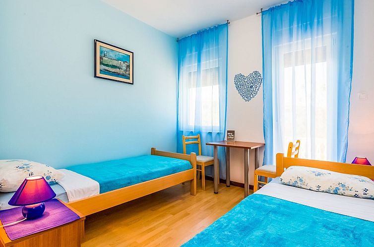 Appartement Geräumige Wohnung in Krk mit Garten und Terrass