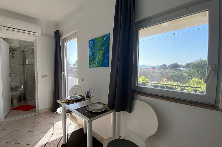 Appartement Apartment mit einem kleinen Wohn- und Essbereich